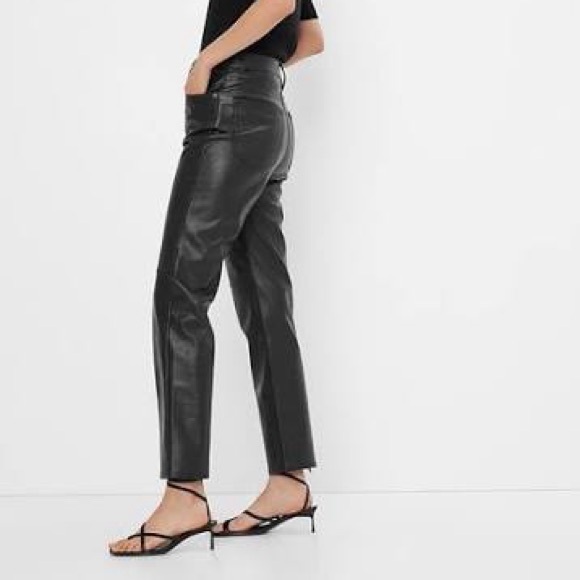 GAP Pants - Gap Sky High Cheeky Straight Vegan Leather Pants (Size 25)
